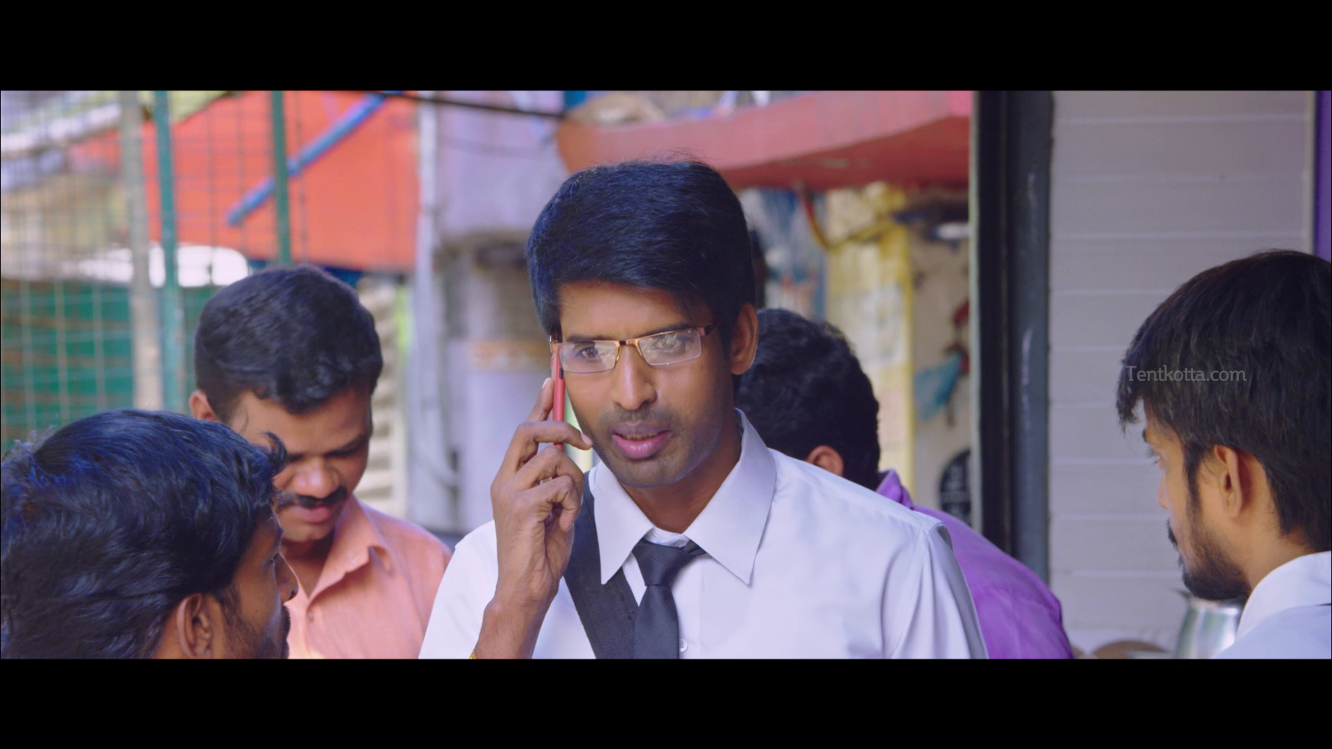 Nenjil Thunivirundhal (2017) Ultra HD 4K - Untouched - AVC - Dolby ® 5.1 - Esubs-MTR Nenjil Thunivirundhal (2017) Ultra HD 4K - Untouched - AVC - Dolby ® 5.1 - Esubs-MTR
