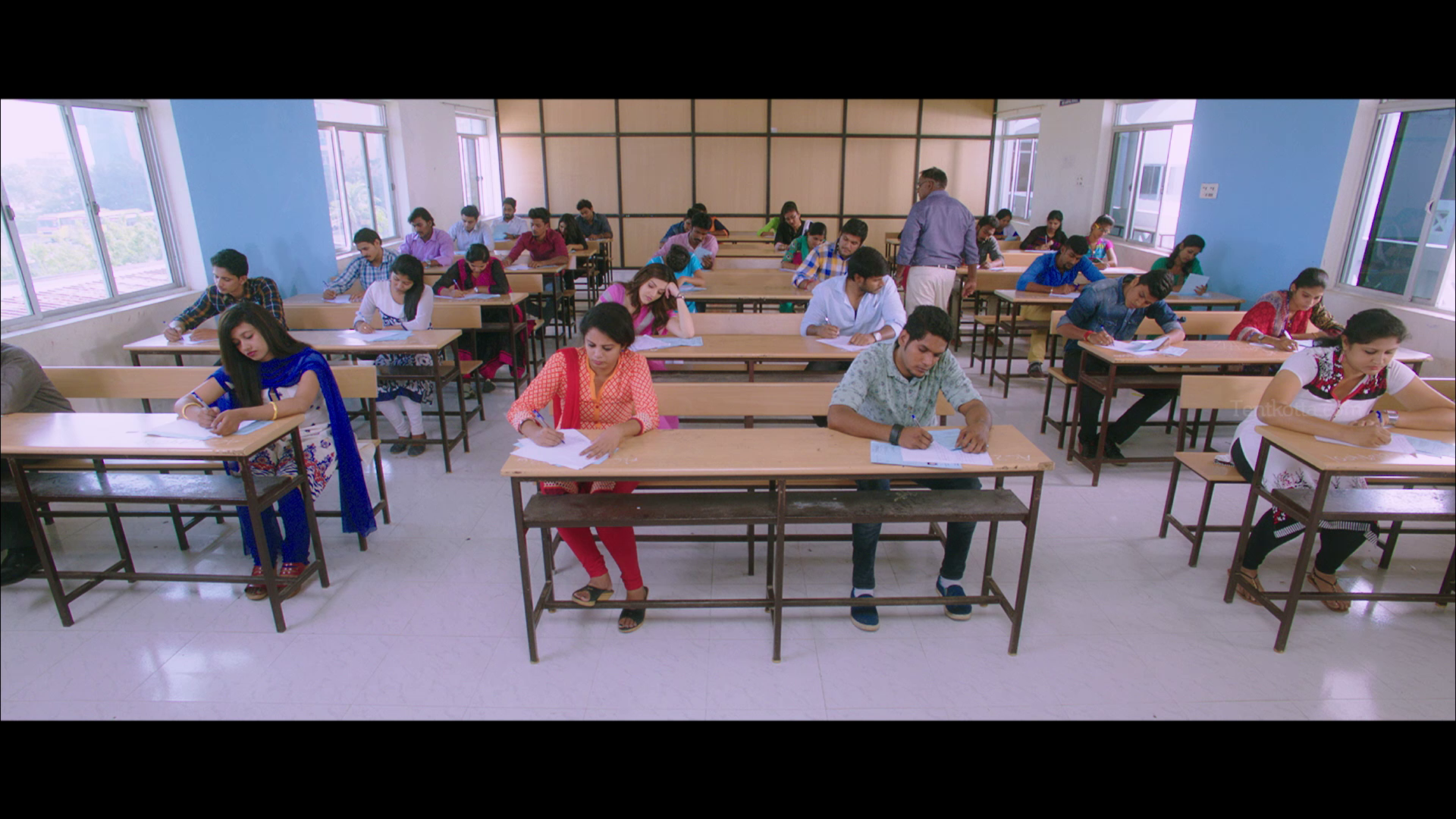 Nenjil Thunivirundhal (2017) Ultra HD 4K - Untouched - AVC - Dolby ® 5.1 - Esubs-MTR Nenjil Thunivirundhal (2017) Ultra HD 4K - Untouched - AVC - Dolby ® 5.1 - Esubs-MTR