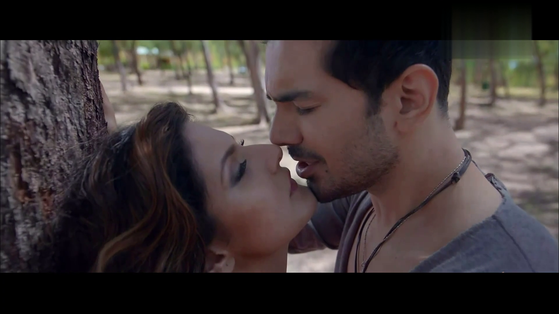 Aksar 2 (2017) 1080p - HDRip - AVC - AAC-Team IcTv Exclusive Aksar 2 (2017) 1080p - HDRip - AVC - AAC-Team IcTv Exclusive