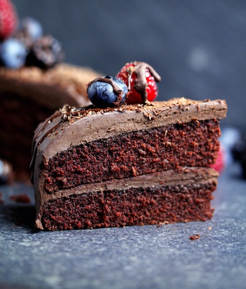 https://lovecocoa.com/blogs/news/video-recipe-avocado-chocolate-cake-vegan-gluten-free
How to make an Avocado Chocolate Cake which is gluten-free and suitable for vegans. Recipe by Love Cocoa.
chocolate cake recipe, avocado cake, avocado chocolate cake, chocolate gifts
