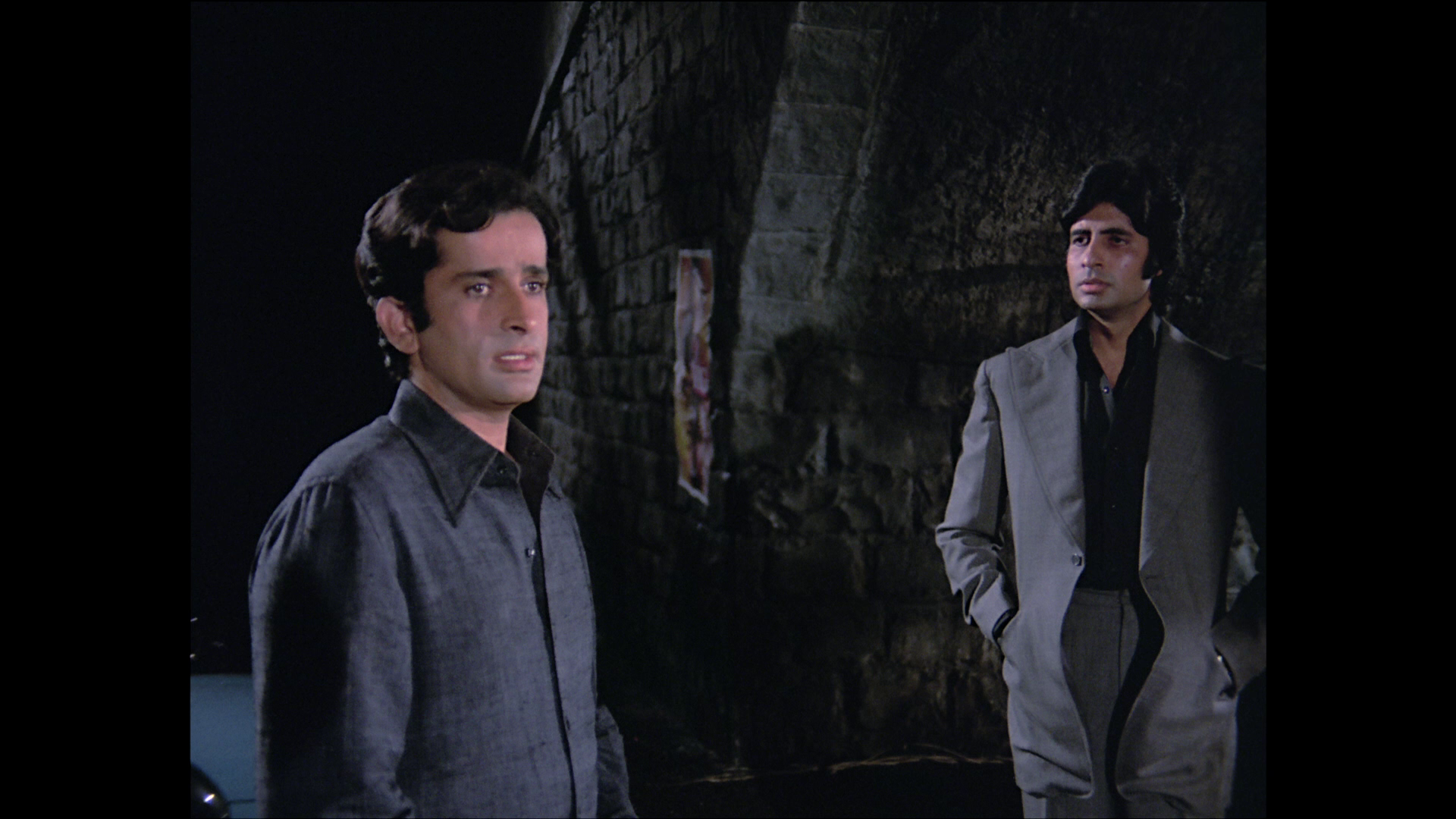 Deewaar (1975) BluRay 1080p Remux AVC DTS-HD MA 2.0-DDR Exclusive Deewaar (1975) BluRay 1080p Remux AVC DTS-HD MA 2.0-DDR Exclusive