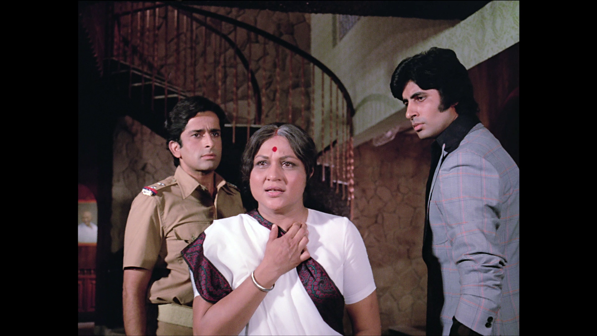 Deewaar (1975) BluRay 1080p Remux AVC DTS-HD MA 2.0-DDR Exclusive Deewaar (1975) BluRay 1080p Remux AVC DTS-HD MA 2.0-DDR Exclusive