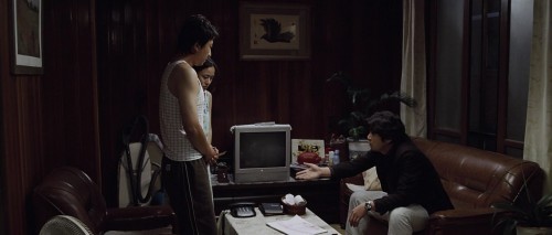 Chugyeogja.2008.720p.BluRay.DD5.1.x264 EbP.mkv snapshot 01.00.38 [2020.07.18 22.01.18]