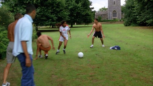 Bend.It.Like.Beckham.2002.BluRay.720p.DTS.x264 MgB.mkv snapshot 00.20.49 [2021.09.15 08.40.22]