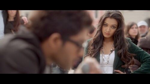 Run Run (from 'Iddarammayilatho') Allu Arjun, Amala Paul, Catherine Devi Sri Prasad.mkv snapshot 02.