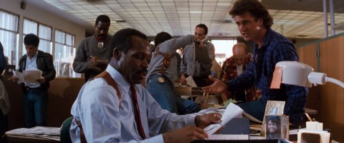 Lethal.Weapon.2.1989.720p.BluRay.DTS.x264 SbR.mkv snapshot 00.10.44 [2022.09.21 09.38.45]
