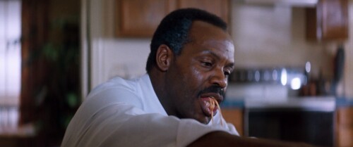 Lethal.Weapon.2.1989.720p.BluRay.DTS.x264 SbR.mkv snapshot 00.30.51 [2022.09.21 09.38.52]