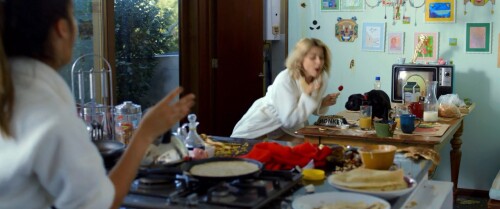 Knock.Knock.2015.720p.BluRay.DD5.1.x264 TayTO.mkv snapshot 00.40.36 [2022.12.13 14.36.04]