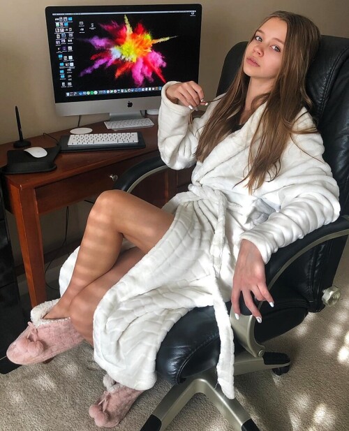 ZQNqi8.jpeg