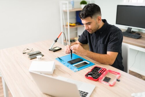 Learn the key signs your Oppo phone needs professional phone repairs. From screen damage to battery issues, and why early action helps protect long-term performance. Visit us: https://surl.lt/faiurp